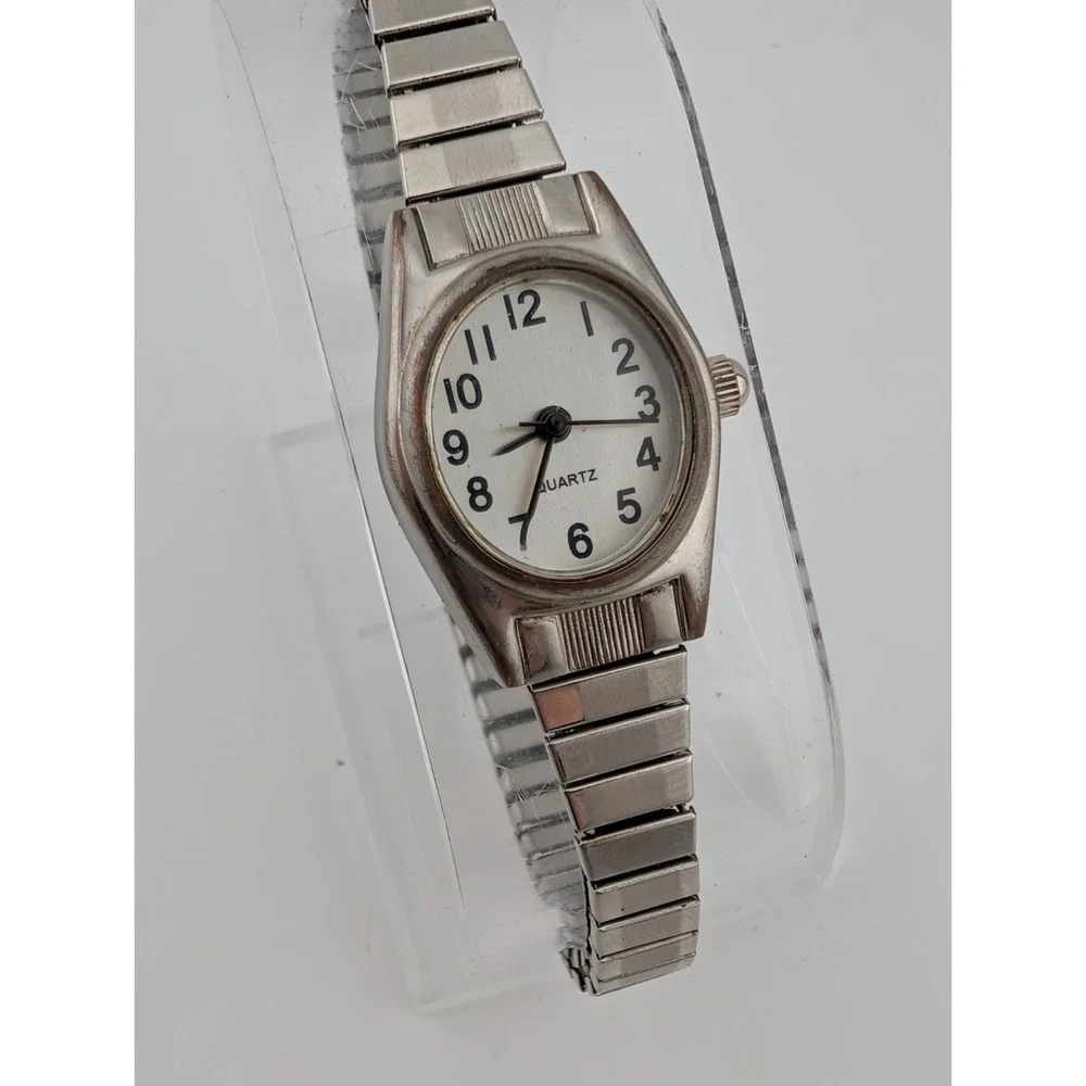 White Stag Watch Women‎ 18mm Case Silver Stretch Band- New Battery